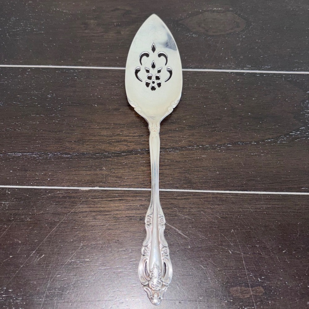 Oneida Community | Silver Artistry | Silverplate, 1965 | Pierced Pie Server